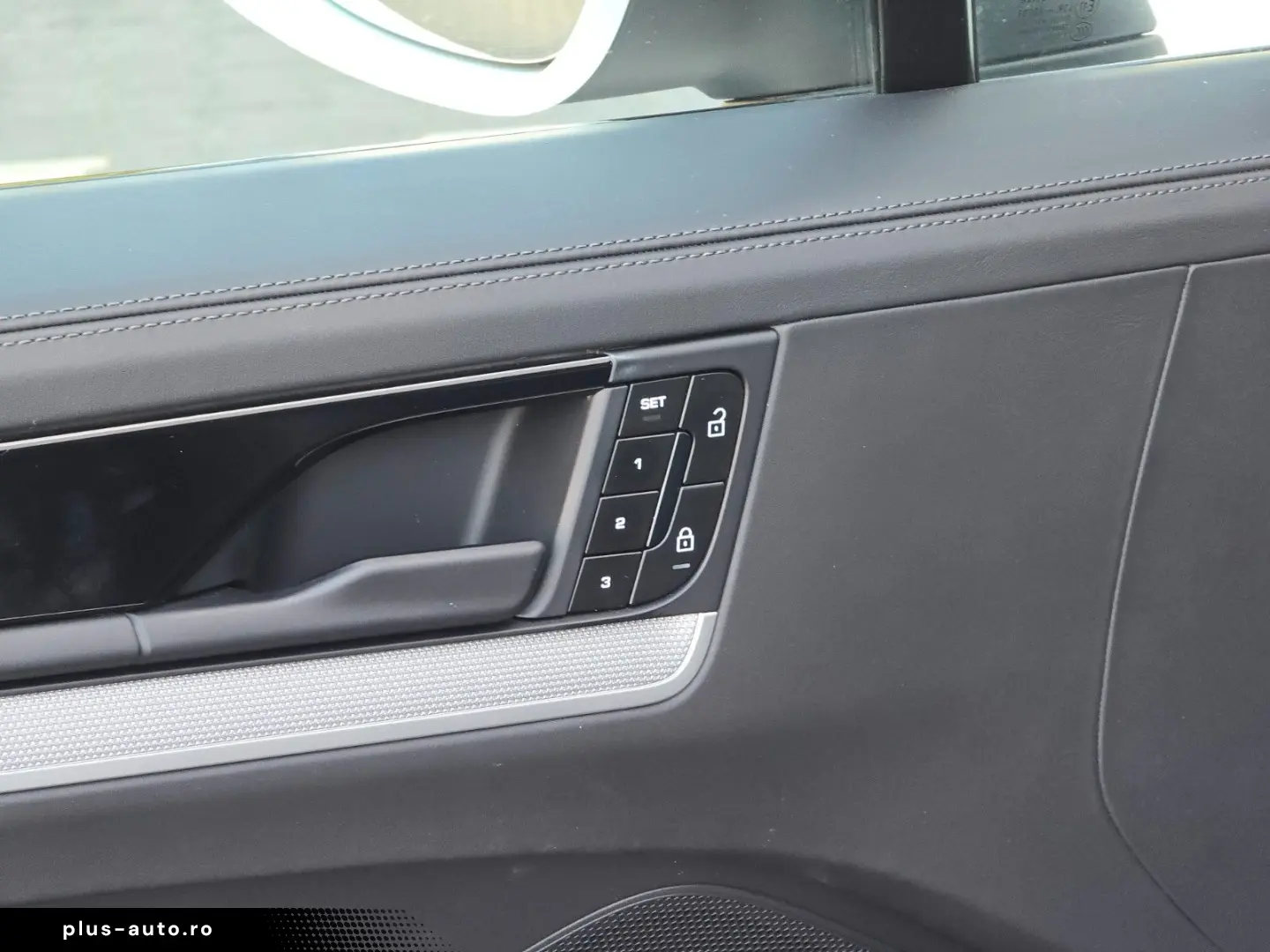 PORSCHE Cayenne Coupe E-Hybrid (Porsche Approved)