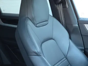 PORSCHE Cayenne Coupe E-Hybrid (Porsche Approved)