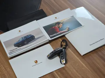 PORSCHE Cayenne Coupe E-Hybrid (Porsche Approved)