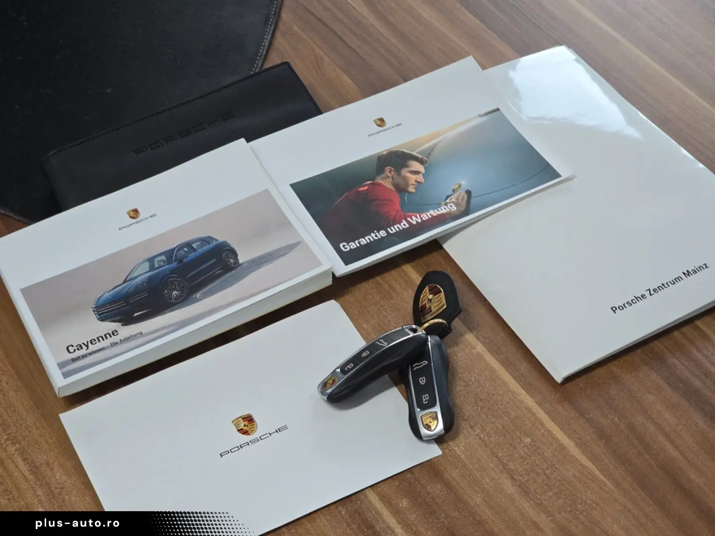 PORSCHE Cayenne Coupe E-Hybrid (Porsche Approved)