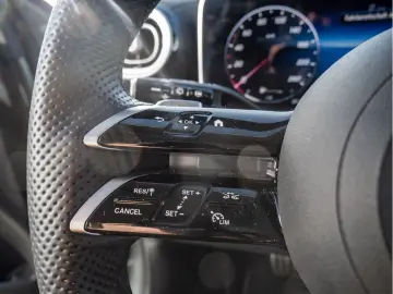 MERCEDES-BENZ GLC 300 de 4M AMG Sport Distr. LED