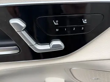 MERCEDES-BENZ GLC 300 de 4M Avantgarde AHK Massage Airmatic