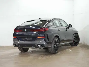 BMW X6 xDrive30d M Sport Pro AHK Iconic Glow Panorama