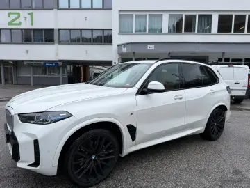 BMW X5 xDrive30d M Sport Panoramadach ICONIC