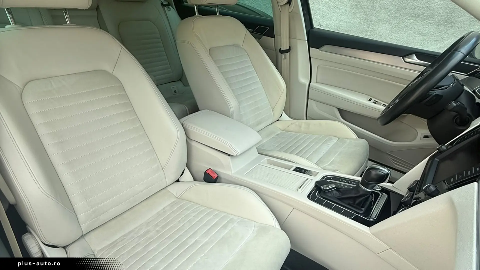 VOLKSWAGEN PASSAT R LINE