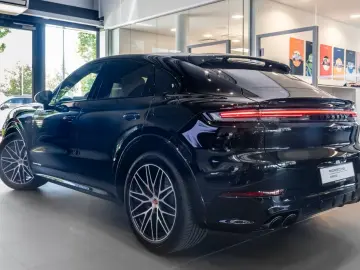 Porsche Cayenne S E-Hybrid Coupe Black Edition