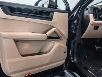 Porsche Cayenne S E-Hybrid Coupe Black Edition