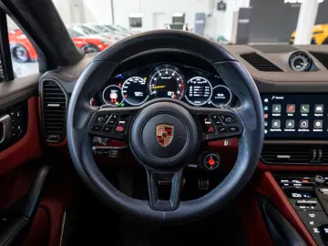 PORSCHE Cayenne Turbo GT