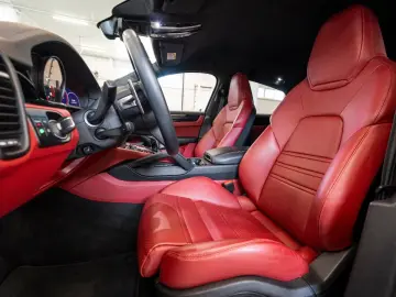 PORSCHE Cayenne Turbo GT
