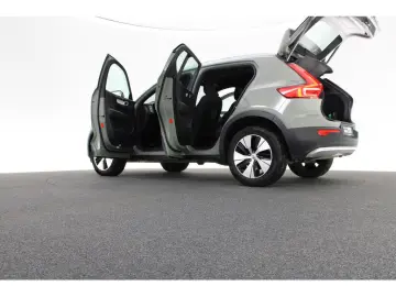 VOLVO XC40 T4 Core PDC FACEL. LED SHZ KAMERA STANDHZ