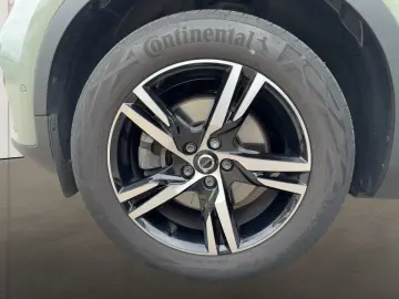 VOLVO XC40 B3 2WD Plus Dark   Memory  360 Grad
