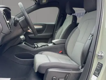 VOLVO XC40 B3 2WD Plus Dark   Memory  360 Grad