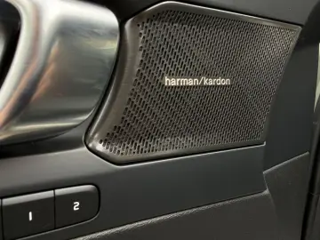 VOLVO XC40 B3 2WD Plus Dark   Memory  360 Grad