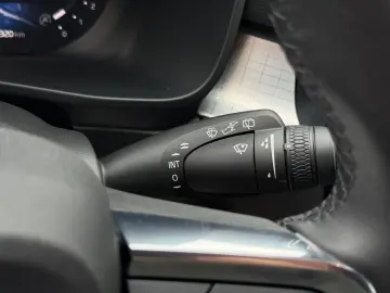 VOLVO XC40 B3 2WD Plus Dark   Memory  360 Grad