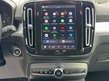 VOLVO XC40 B3 2WD Plus Dark   Memory  360 Grad