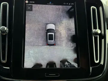 VOLVO XC40 B3 2WD Plus Dark   Memory  360 Grad