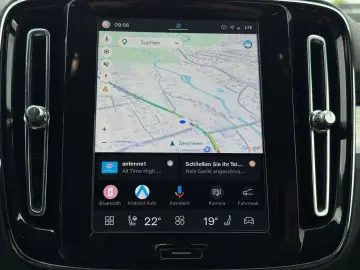 VOLVO XC40 B3 2WD Plus Dark   Memory  360 Grad