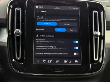 VOLVO XC40 B3 2WD Plus Dark   Memory  360 Grad