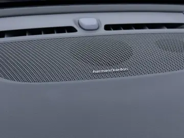 VOLVO XC40 B3 2WD Plus Dark   Memory  360 Grad