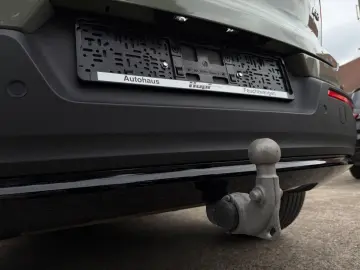 VOLVO XC40 B3 2WD Plus Dark   Memory  360 Grad