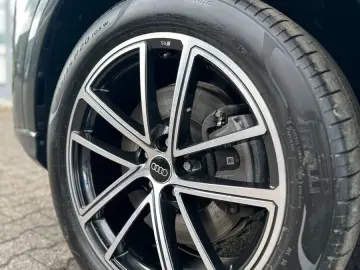 AUDI Q5 2.0 TDI QUATTRO S-LINE