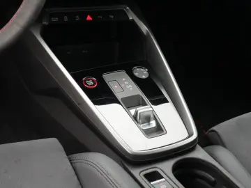 AUDI RS3 Sportback MATRIX RAUTE B&O KAM 360  ACC NAVI
