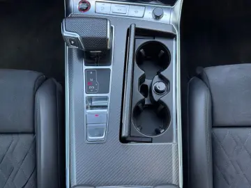AUDI RS6 Avant 4.0 V8 TFSI AHK Pano 360  B&O Standhei