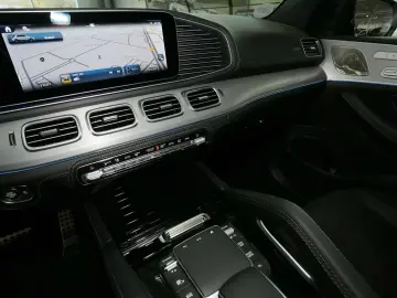 MERCEDES-BENZ GLE 300 d 4M AMG Night Pano 360  LED
