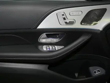 MERCEDES-BENZ GLE 300 d 4M AMG Night Pano 360  LED