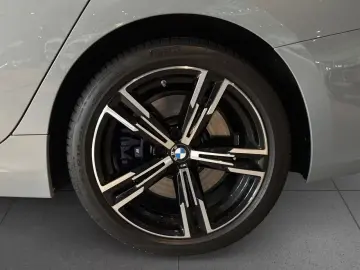 BMW 330i xDr M SPORT PRO Adap.LED GSD ACC H K HUD