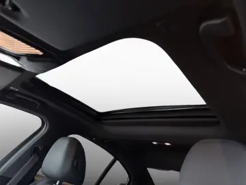 BMW 330i xDr M SPORT PRO Adap.LED GSD ACC H K HUD