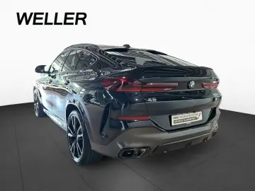 BMW X6 M60i M PRO DAPr Pano B W 22