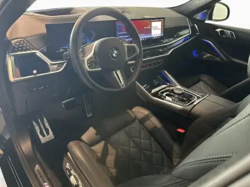 BMW X6 M60i M PRO DAPr Pano B W 22
