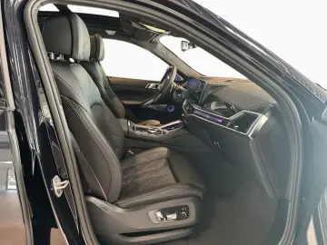 BMW X6 M60i M PRO DAPr Pano B W 22