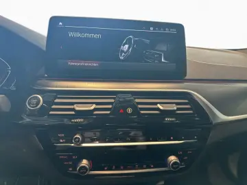 BMW 530i T M SPORT Laser DAPr SportSitz HUD HiFi 19