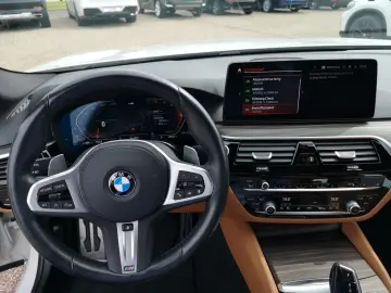 BMW 520 d xDrive. M Sport LED