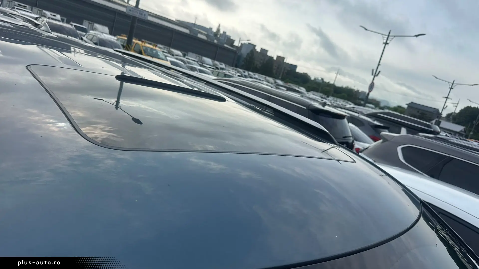 KIA Carnival Hybrid Noblesse Garantie 36 luni 360 Piele Tva