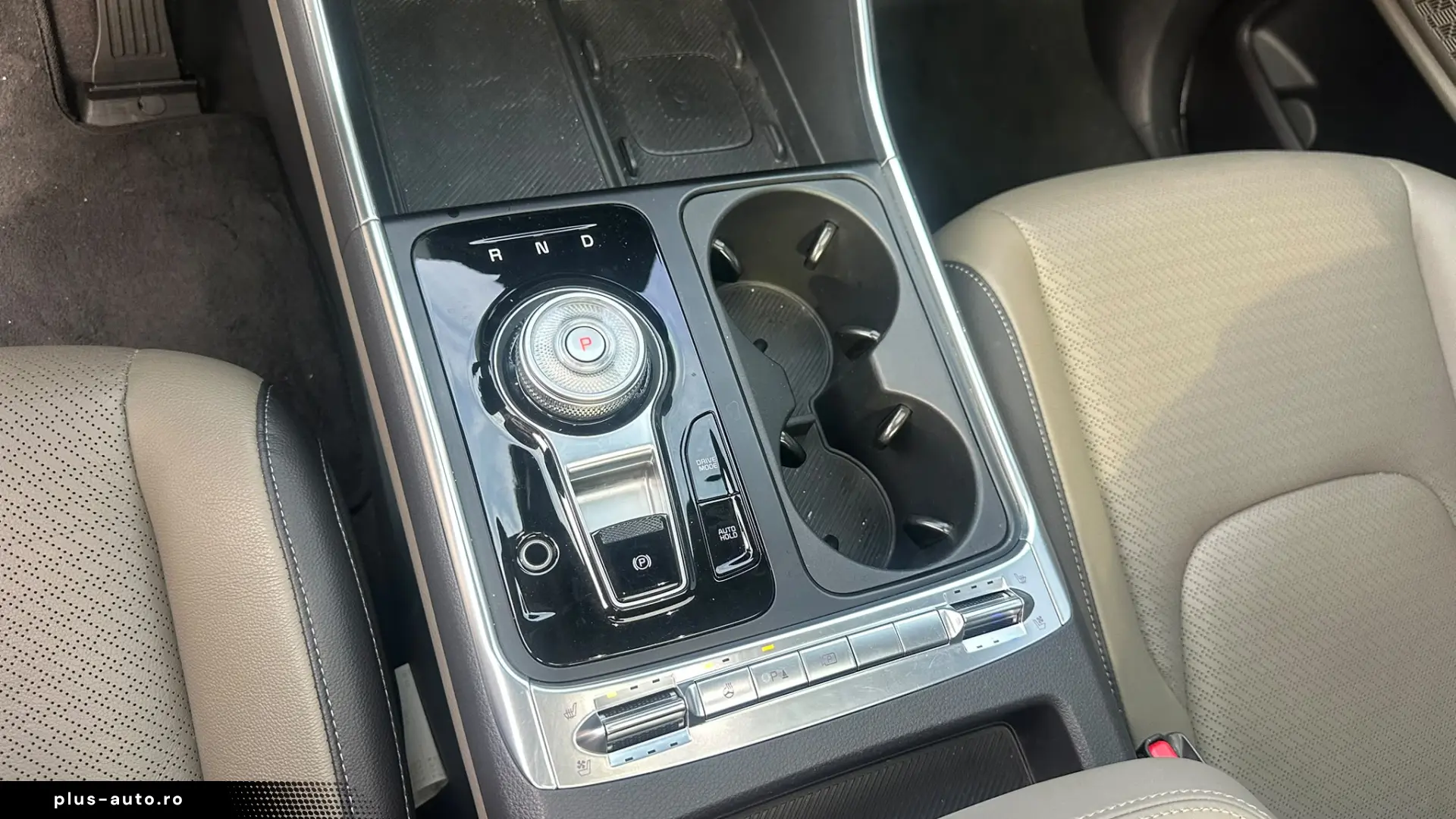 KIA Carnival Hybrid Noblesse Garantie 36 luni 360 Piele Tva