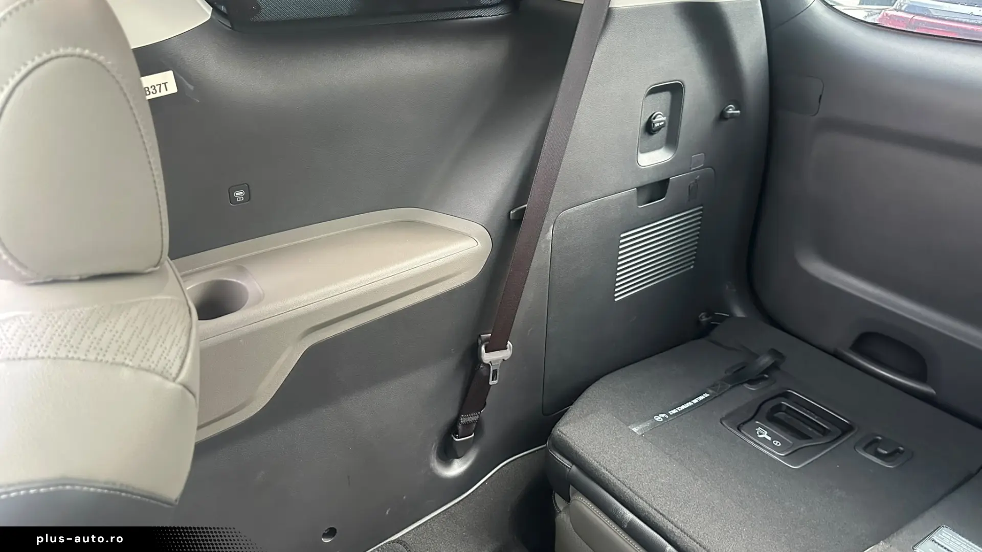 KIA Carnival Hybrid Noblesse Garantie 36 luni 360 Piele Tva