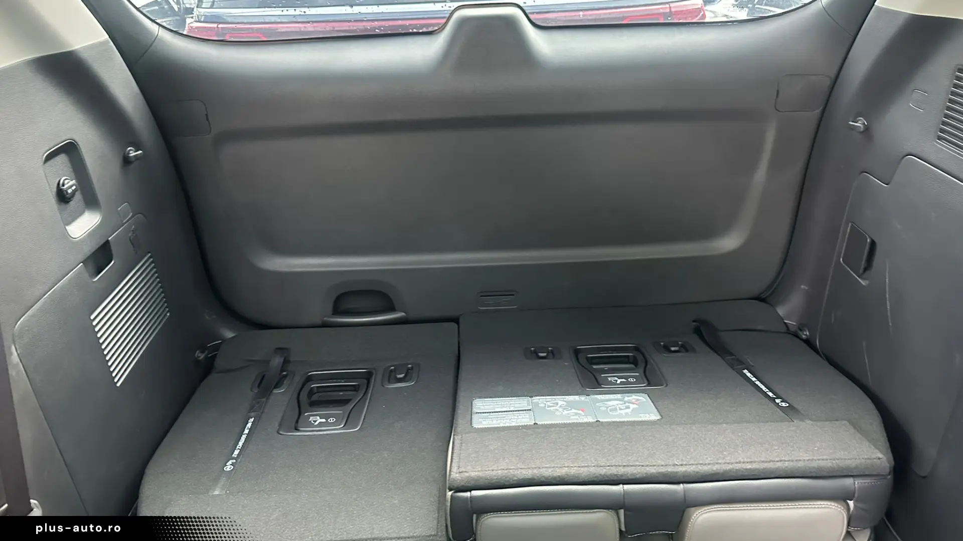 KIA Carnival Hybrid Noblesse Garantie 36 luni 360 Piele Tva