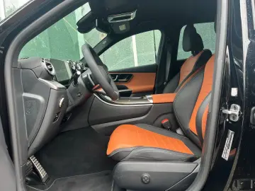 MERCEDES-BENZ GLC 300 d 4M AMG  AHK DISTRO MEMORY KE…