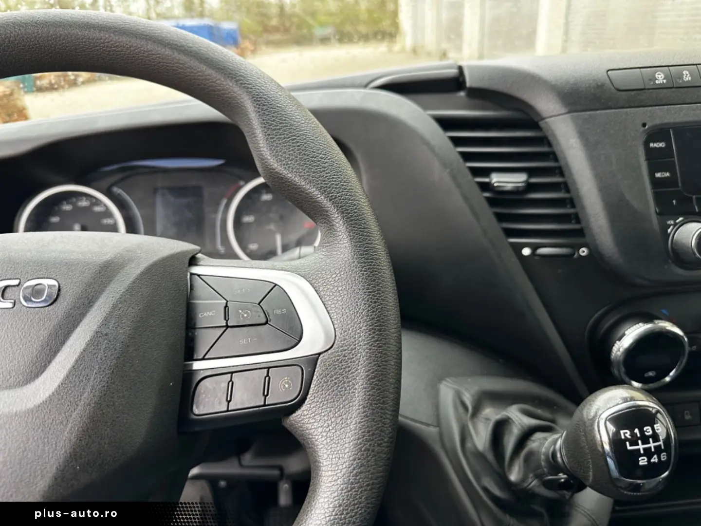 IVECO Daily 35S14 2.3D Koffer el.hydr.Ladebordwand