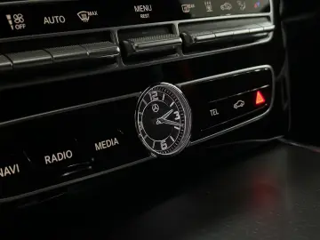 MERCEDES-BENZ G 400 d 9G AMG 20 OLIVE MAGNO NIGHT MA…