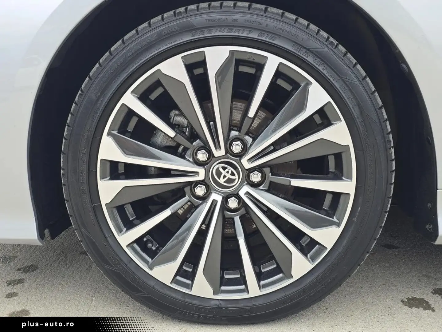 Toyota Corolla Hybrid 1.8 - Dynamic