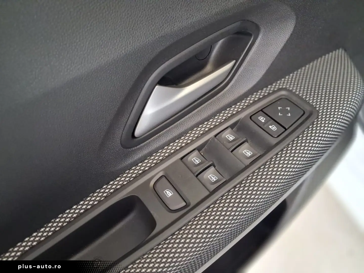Dacia Sandero automat aproape nou 3490 km reali 2024