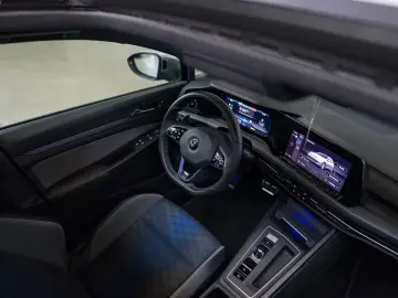 Volkswagen Golf R 2.0 TSI 4MOTION Performance