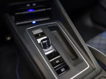 Volkswagen Golf R 2.0 TSI 4MOTION Performance