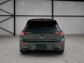 Volkswagen Golf R 2.0 TSI 4MOTION DSG Akrapovič