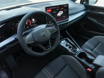 Volkswagen Golf R 2.0 TSI 4MOTION DSG Akrapovič