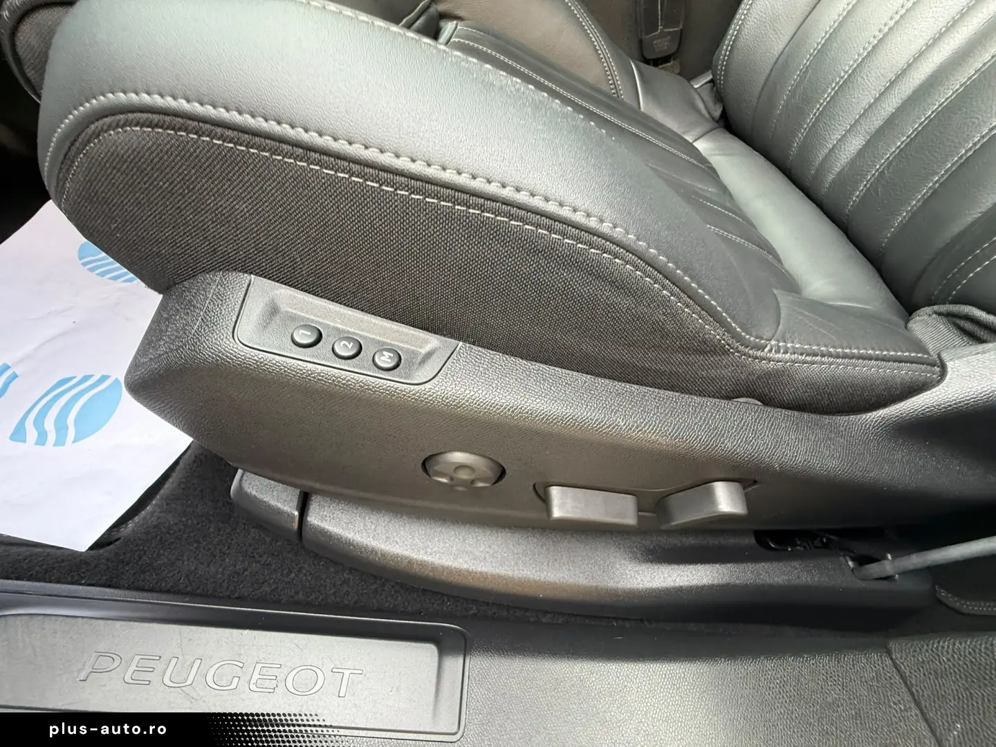 Peugeot 3008 Garantie 36 luni LED Piele TVA
